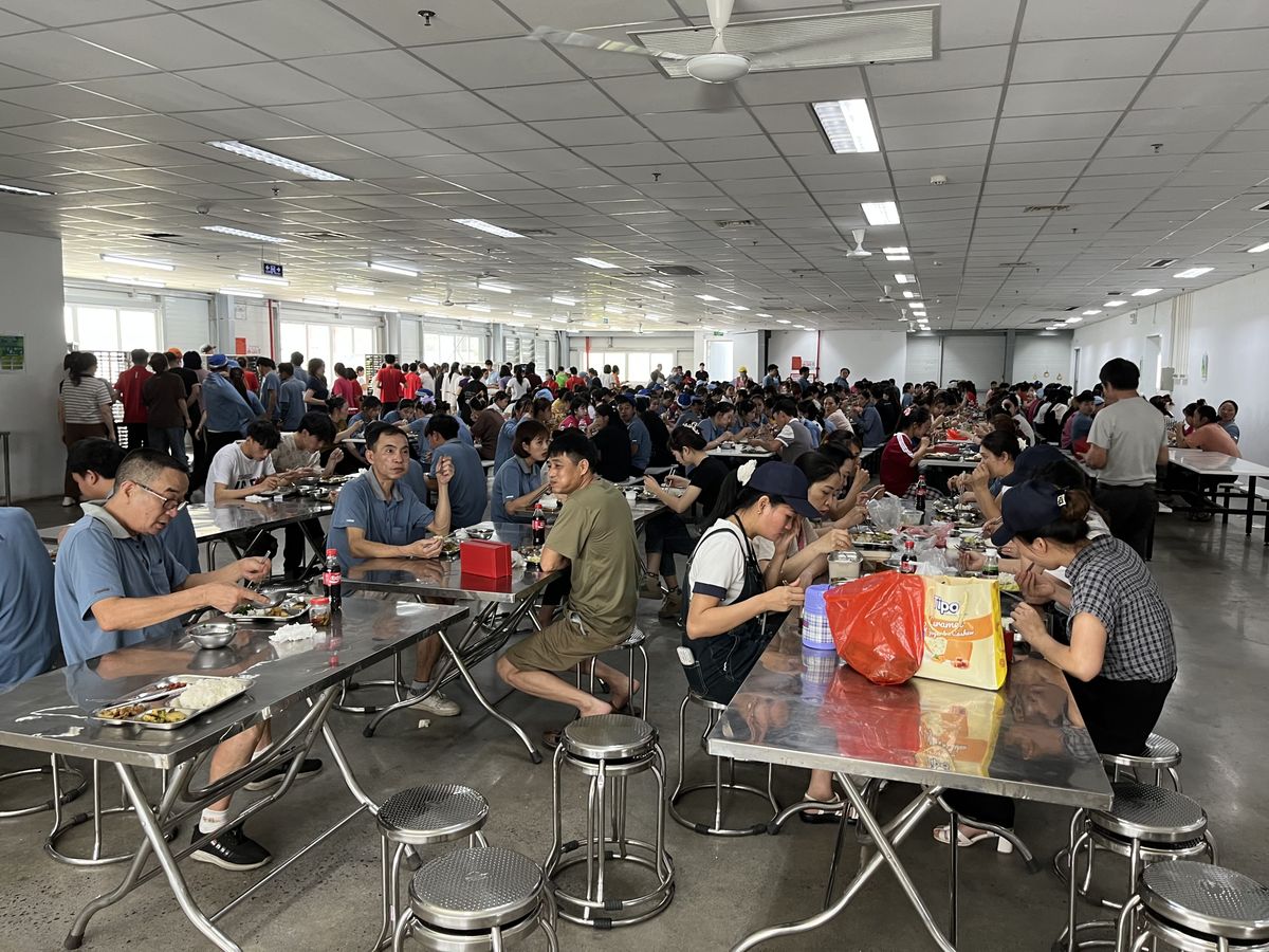 Công ty suất ăn công nghiệp và tiêu chuẩn phục vụ “5 phút/khách”