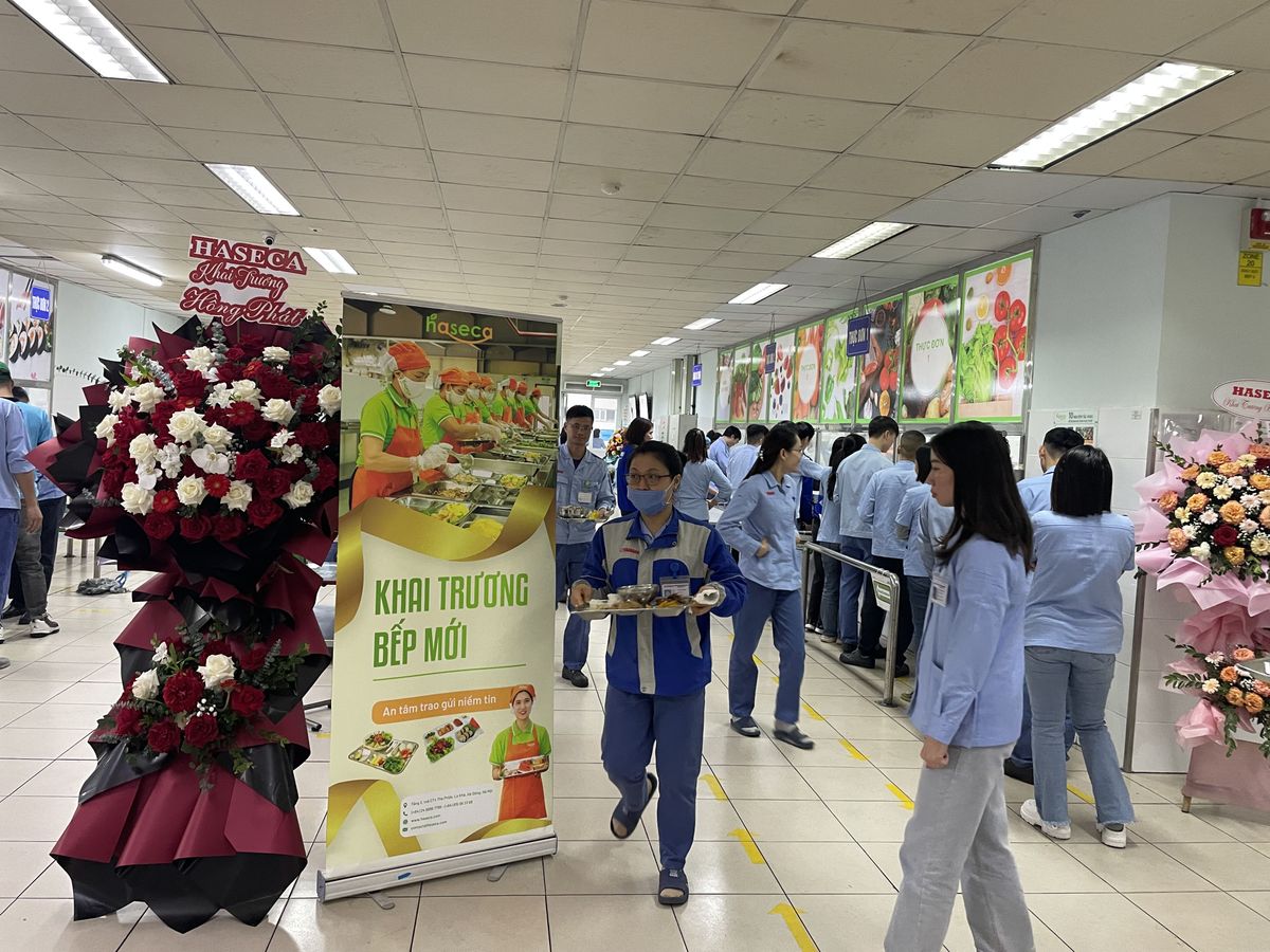 Vì sao công ty suất ăn công nghiệp cần sở hữu xe vận chuyển chuyên dụng?