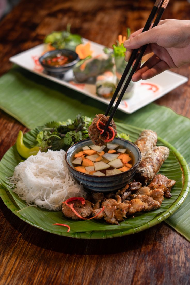 300 món ngon mỗi ngày cho thực đơn sáng, trưa, tối vừa đơn giản, tiết kiệm thời gian, cả nhà yêu thích