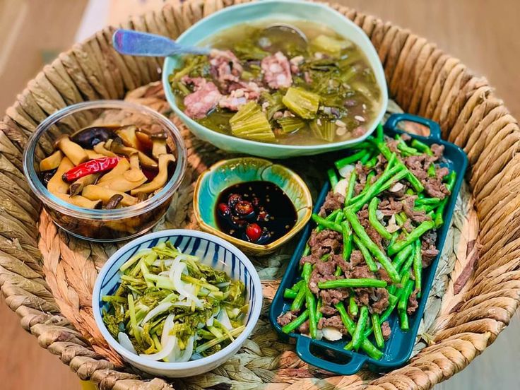 30 mâm cơm giá rẻ chỉ với 100k mỗi ngày, đủ 3-4 món, ngon như nhà hàng, ấm như gia đình