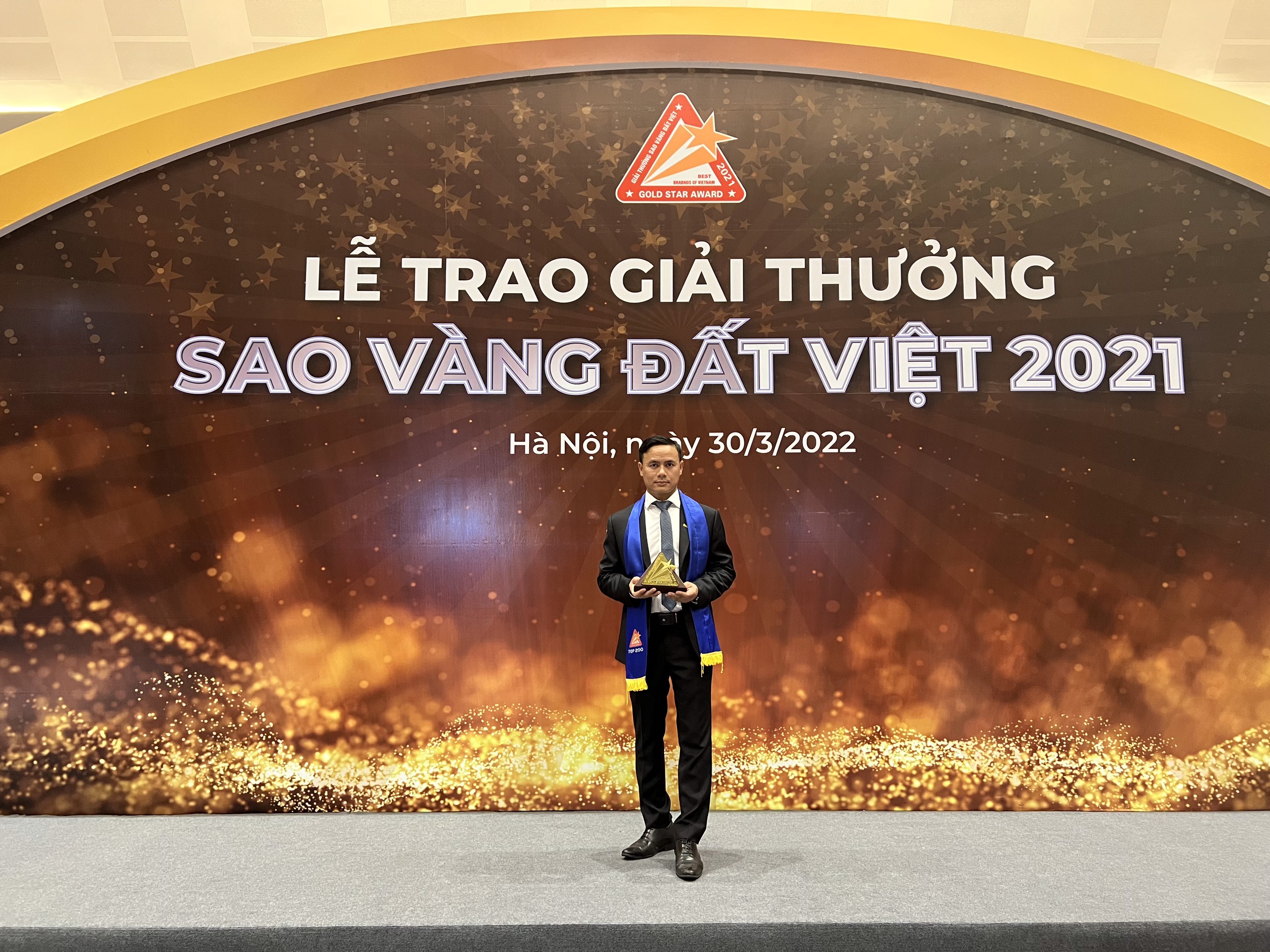 "Cá chép hóa rồng" - Haseca suất sắc nhận giải thưởng Sao Vàng Đất Việt 2021