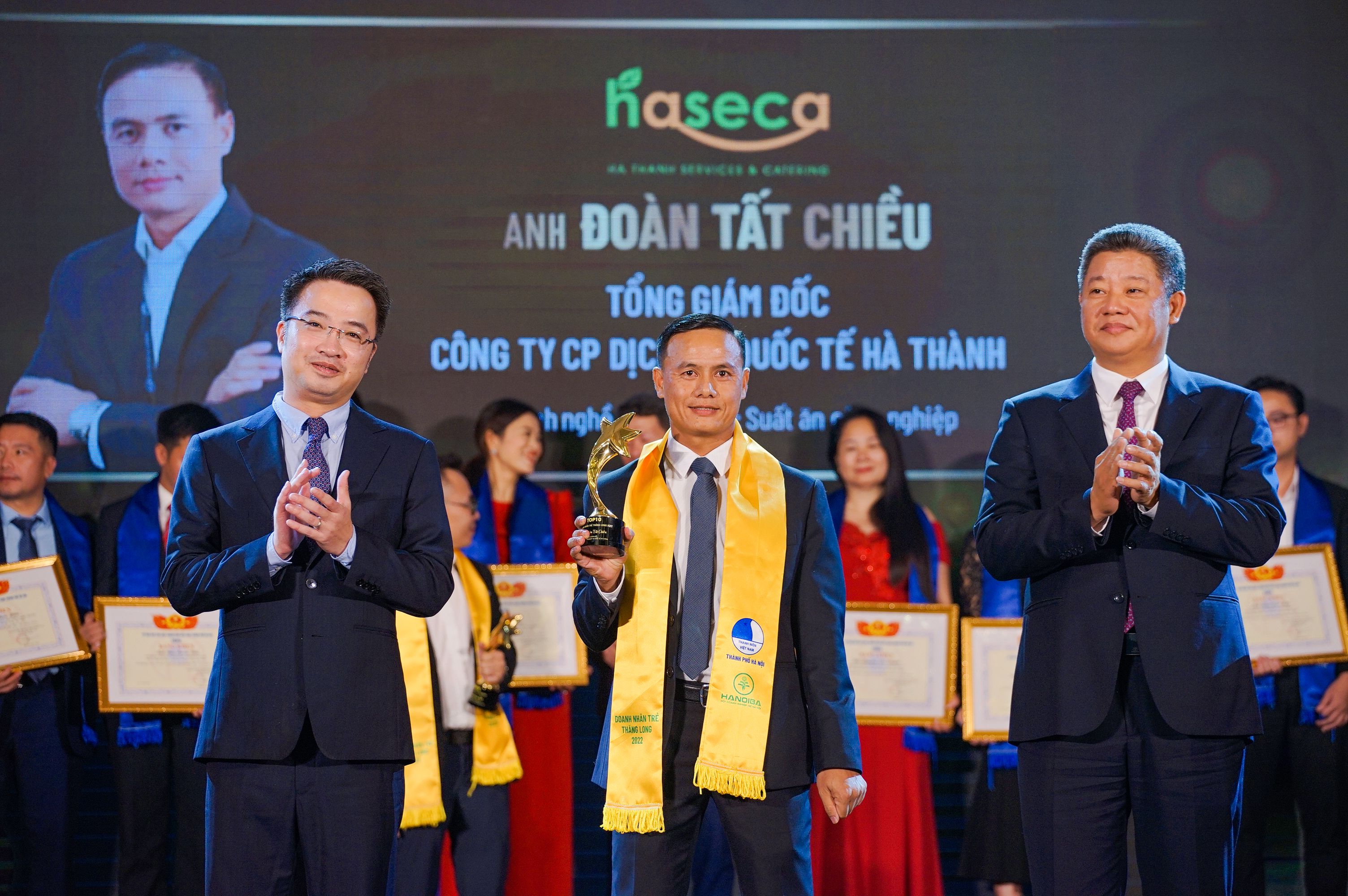 CEO Đoàn Tất Chiều suất sắc nhận giải thưởng "Top 10 doanh nhân trẻ Thăng Long 2022"