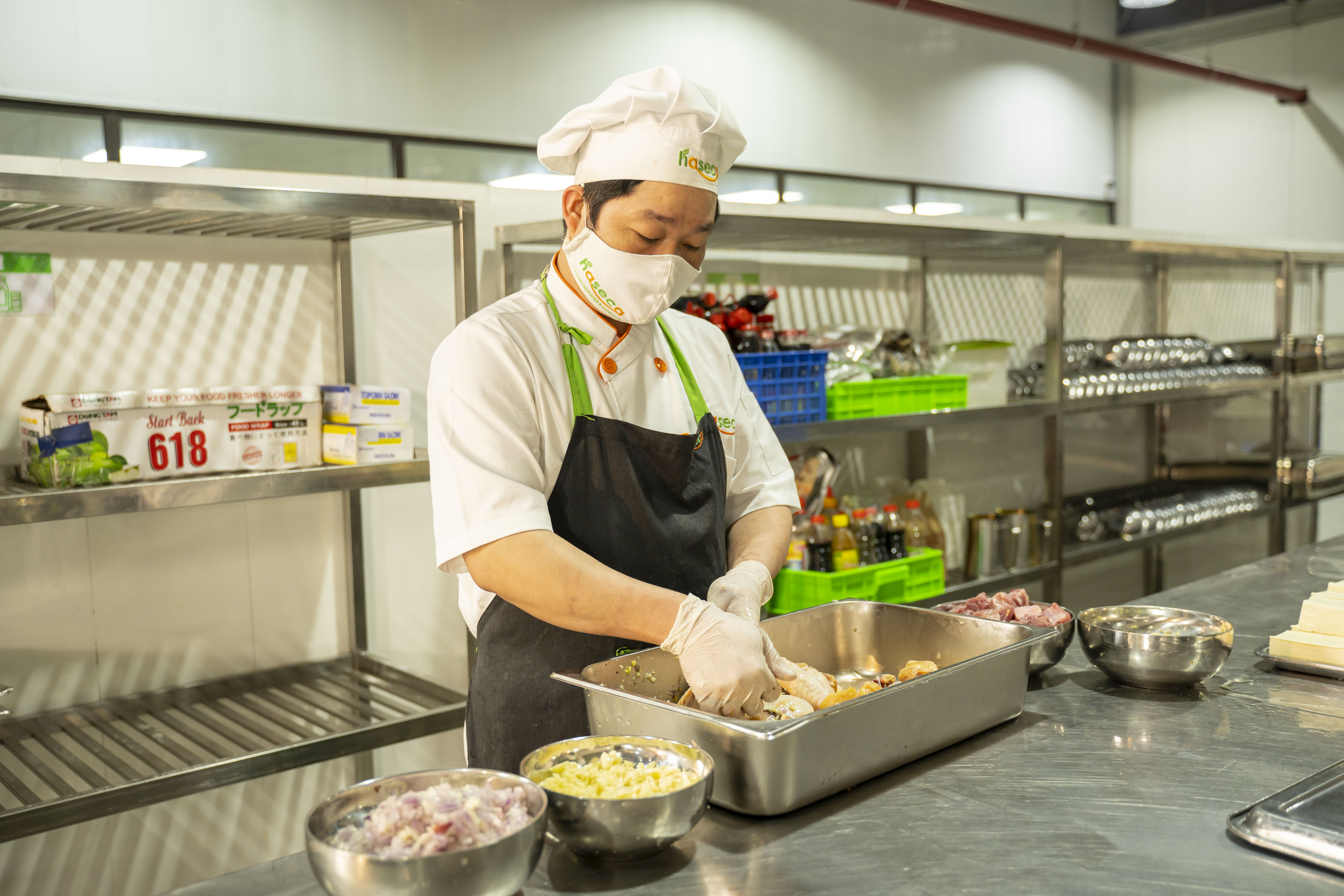 Suất ăn công nghiệp tại Hà Nội: Đa dạng, chất lượng và tiện ích đáng trải nghiệm