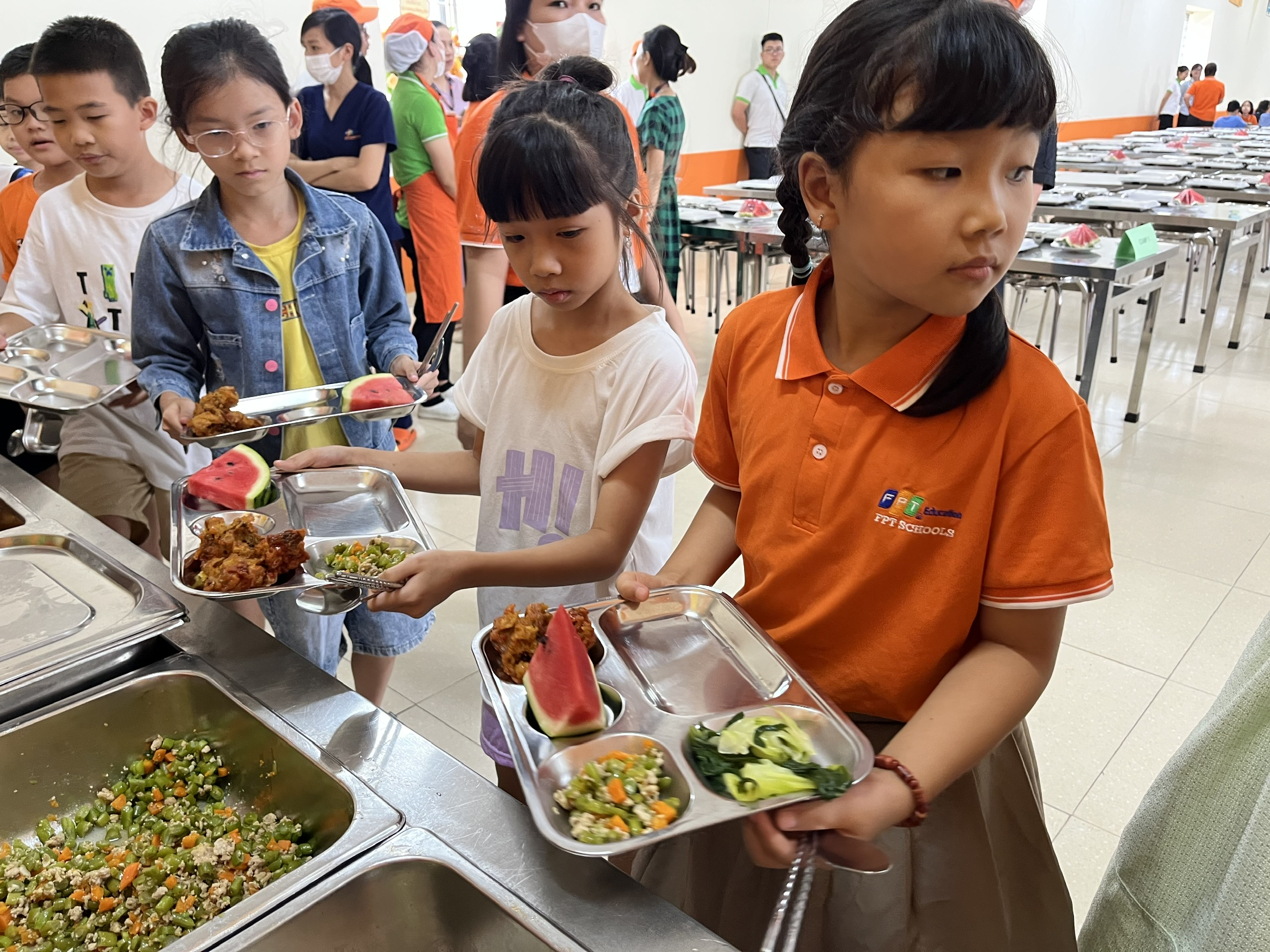 Công ty cung cấp suất ăn bán trú trường tiểu học