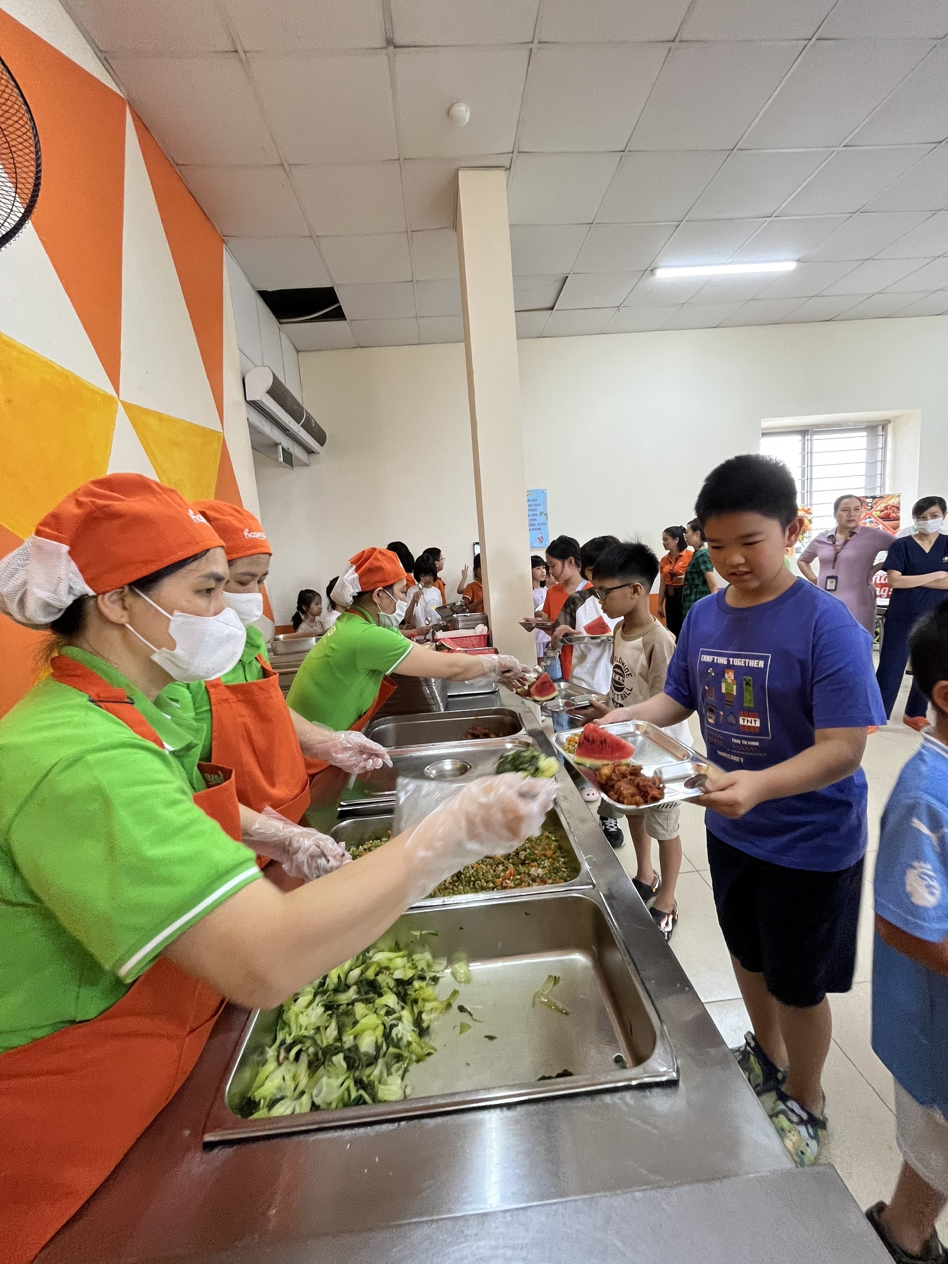 nhà cung cấp suất ăn công nghiệp, suất ăn trường học, công ty cung cấp suất ăn, tiêu chuẩn suất ăn trường học, an toàn vệ sinh thực phẩm trường học, dinh dưỡng cho học sinh, thực đơn suất ăn trường học, giá suất ăn trường học