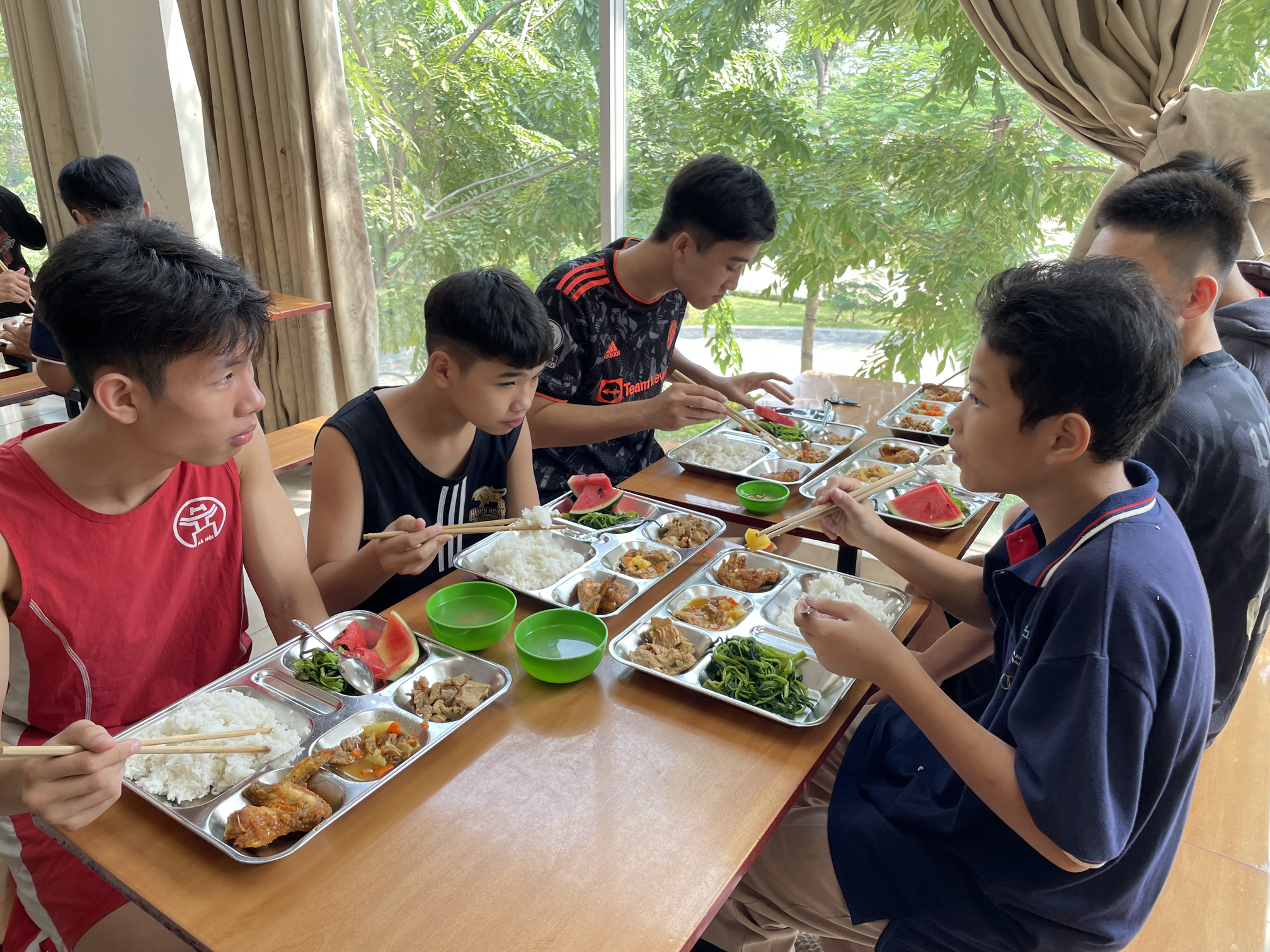 Công ty suất ăn công nghiệp, suất ăn công nghiệp, bếp ăn công nghiệp, giá suất ăn công nghiệp, dịch vụ bếp ăn tập thể, nhà thầu nấu ăn, nhà thầu bếp, canteen nhà máy, bếp ăn tập thể