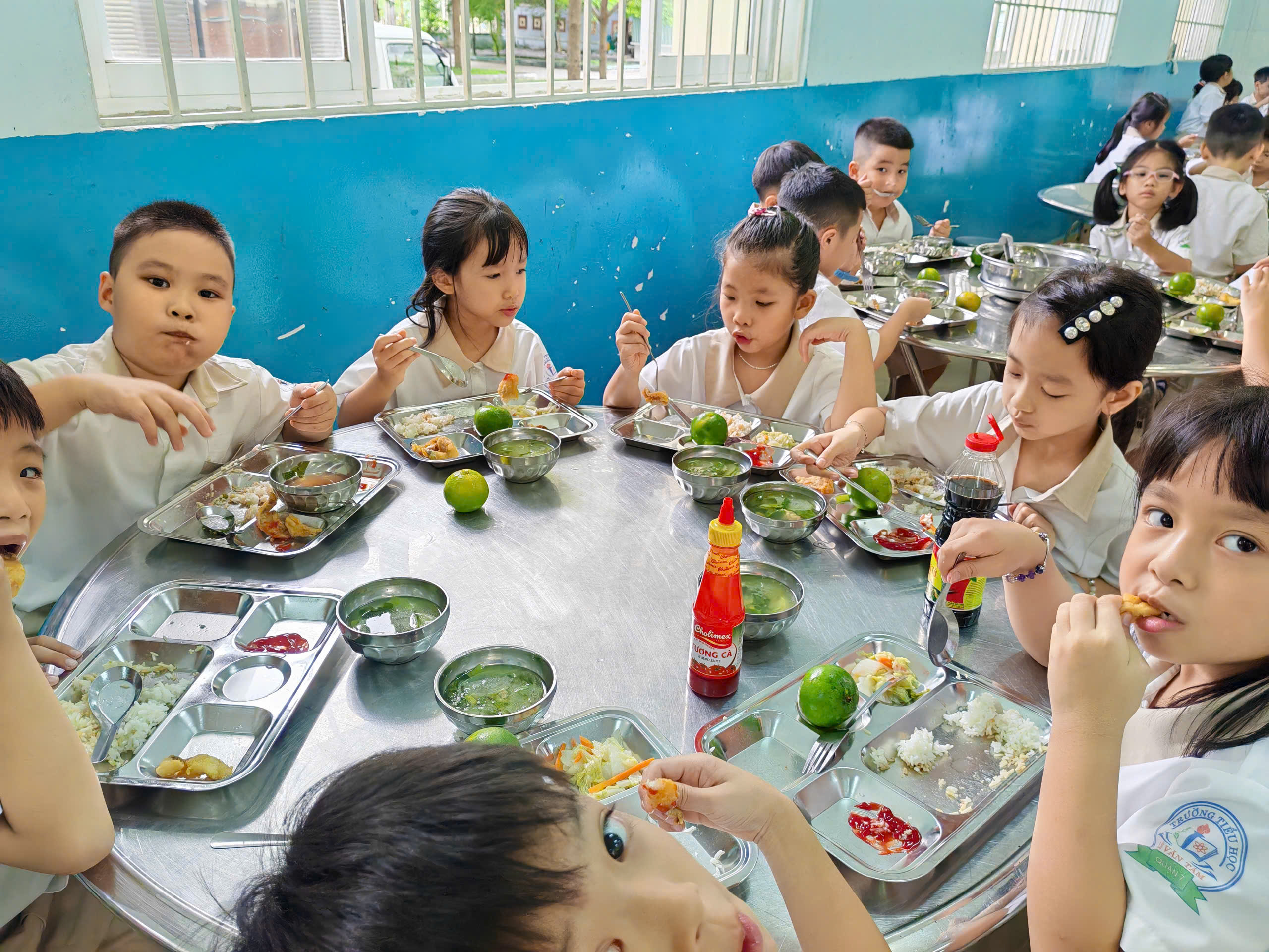 suất ăn bán trú, suất ăn trường học, cung cấp suất ăn cho trường học, cung cấp suất ăn trường học, công ty cung cấp suất ăn trường học, suất ăn cho trường học, suất ăn công nghiệp cho trường học, suất ăn học sinh tiểu học, suất ăn trường học mới nhất, suất ăn trường tiểu học, suất ăn học sinh THPT, nhà thầu suất ăn, dịch vụ suất ăn bán trú, bếp ăn tập thể