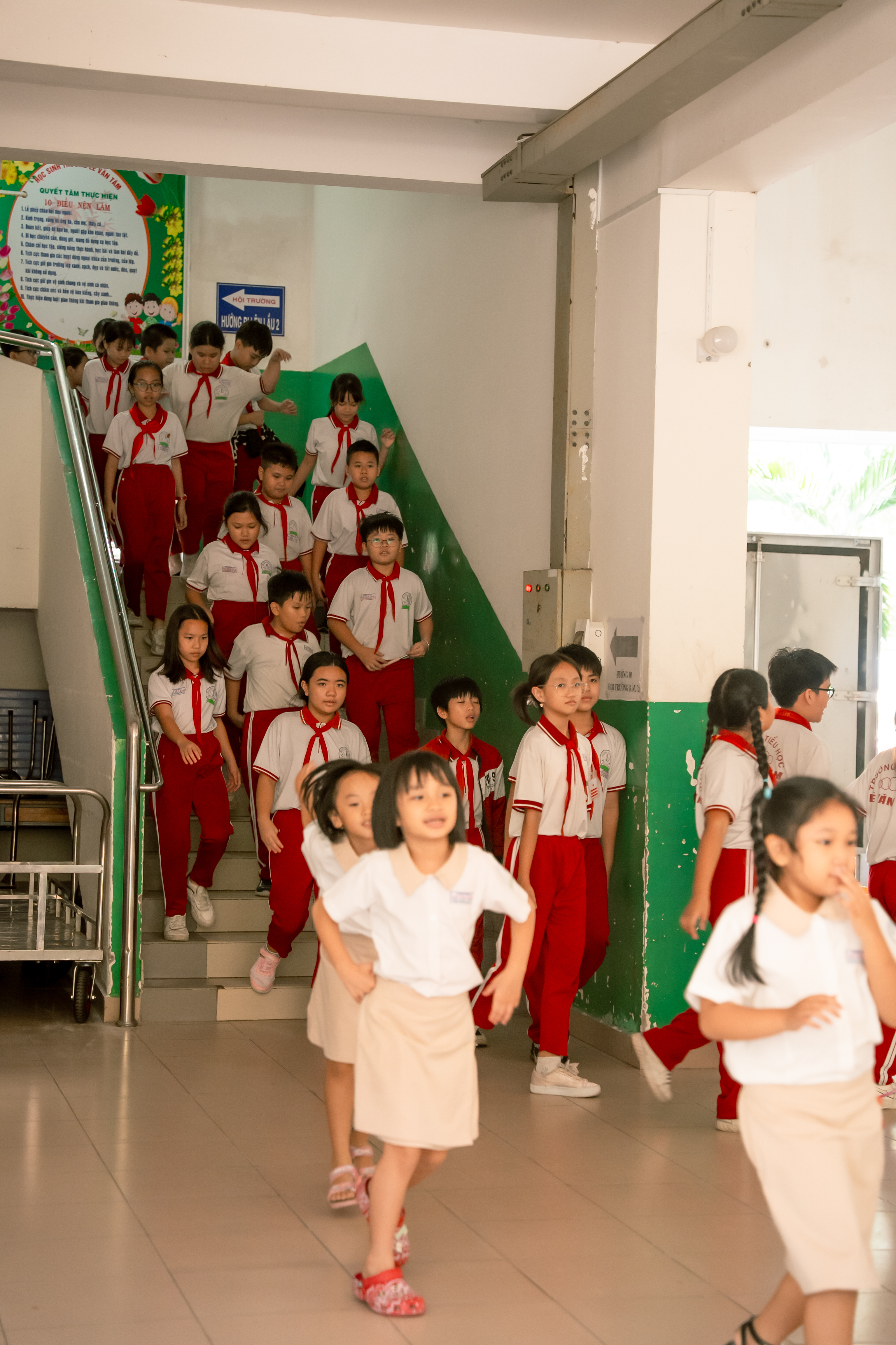 suất ăn bán trú, suất ăn trường học, cung cấp suất ăn cho trường học, cung cấp suất ăn trường học, công ty cung cấp suất ăn trường học, suất ăn cho trường học, suất ăn công nghiệp cho trường học, suất ăn học sinh tiểu học, suất ăn trường học mới nhất, suất ăn trường tiểu học, suất ăn học sinh THPT, nhà thầu suất ăn, dịch vụ suất ăn bán trú, bếp ăn tập thể