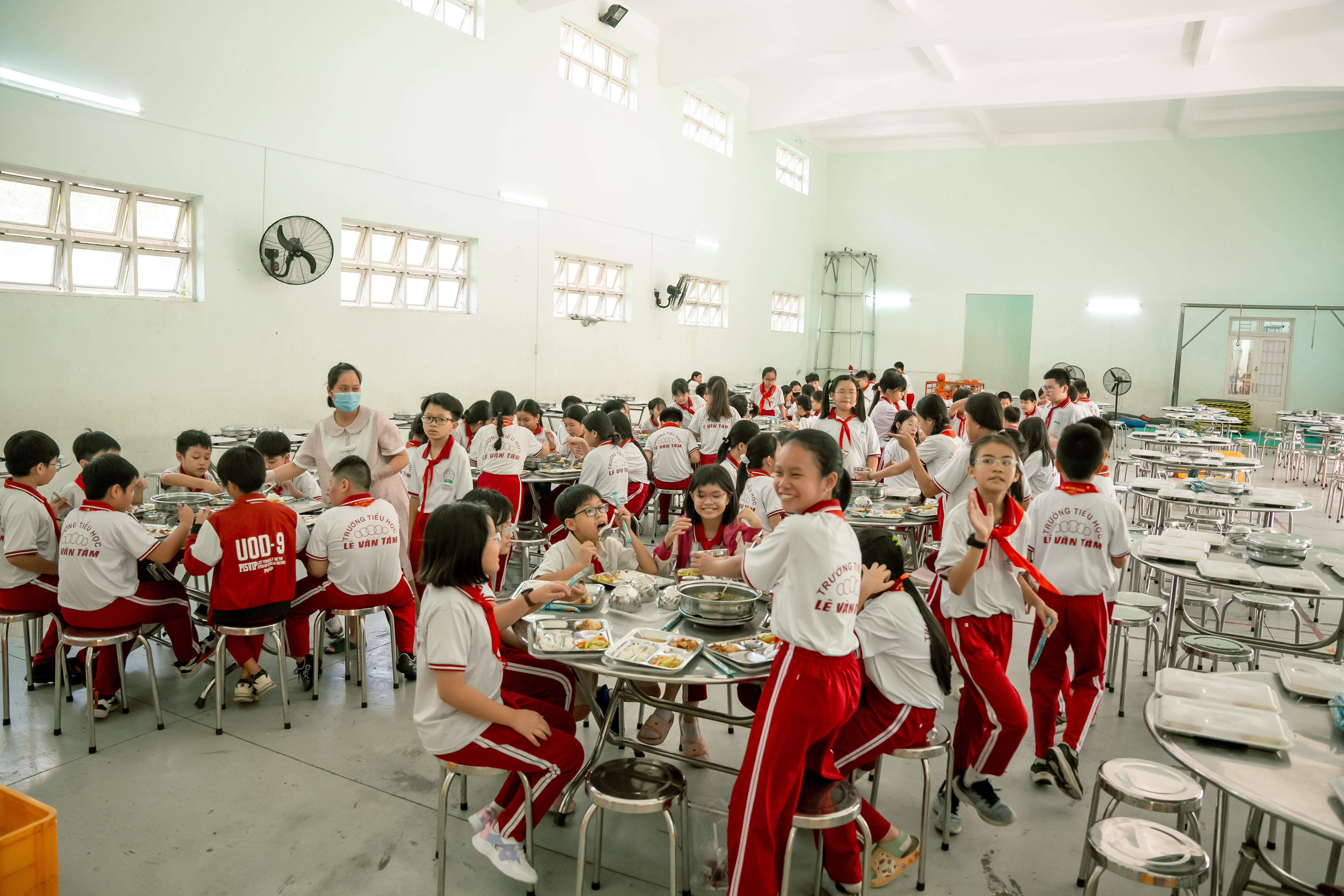 suất ăn trường học, suất ăn bán trú trường học, nhà cung cấp suất ăn trường học, đơn vị thầu suất ăn học đường, bếp ăn tập thể, suất ăn học sinh, nhà thầu suất ăn trường học, bếp ăn trường học