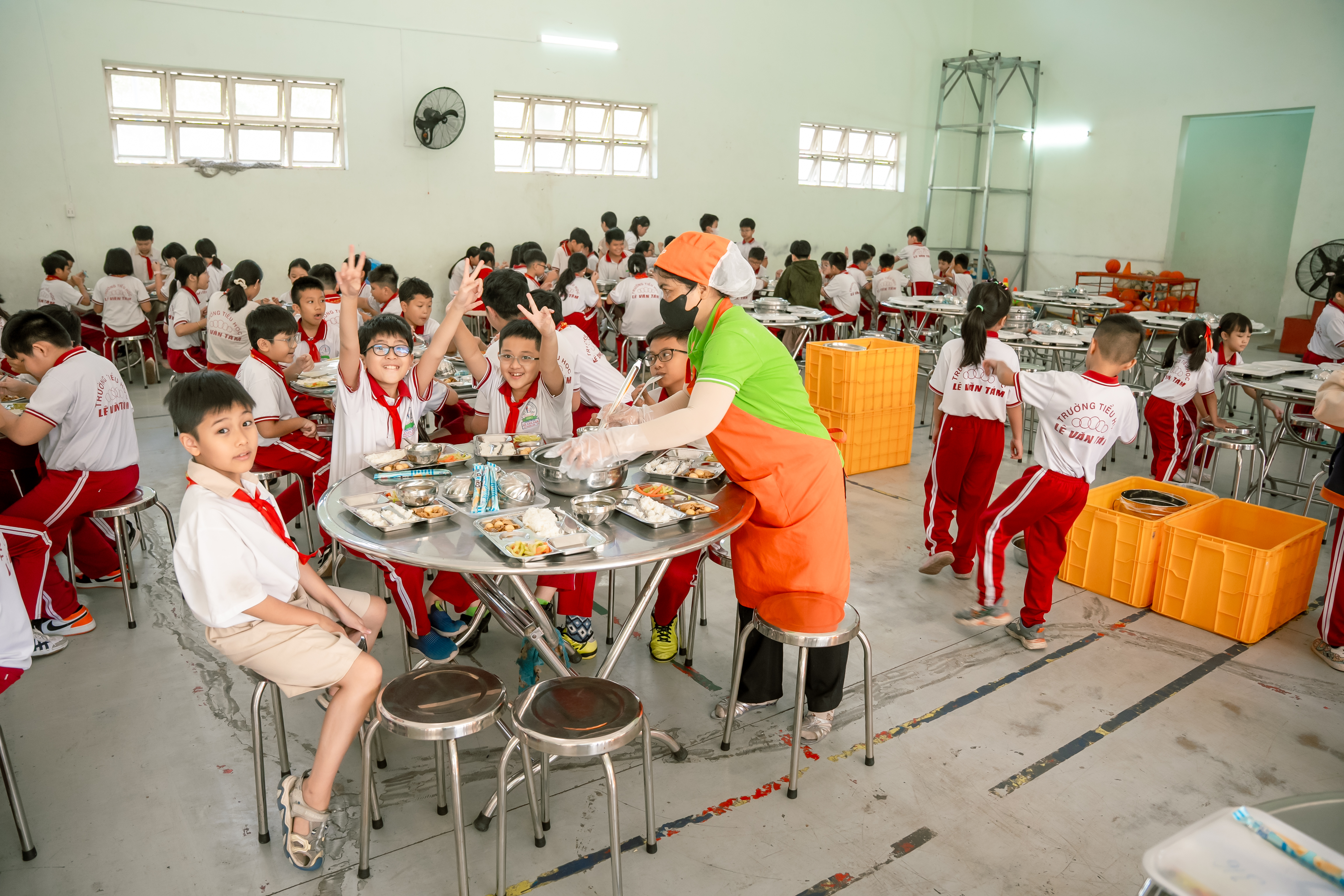 Suất ăn bán trú theo bữa trường học: Cân đối khoa học cho từng độ tuổi