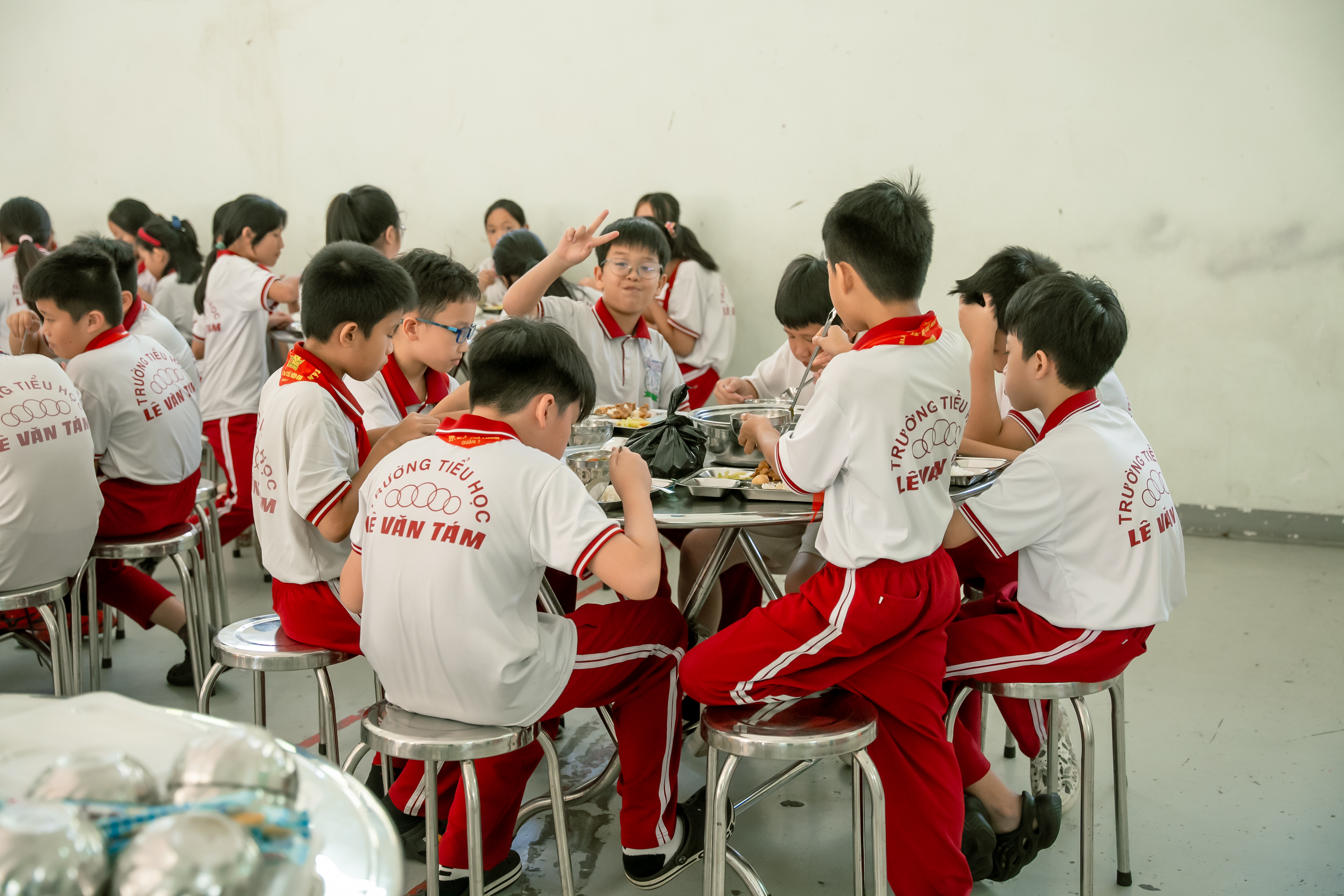 Suất ăn trường học, dịch vụ suất ăn bán trú, suất ăn bán trú, bếp ăn tập thể, bếp ăn bán trú, công ty suất ăn, nhà cung cấp suất ăn bán trú, đơn vị suất ăn bán trú, đơn vị suất ăn trường học