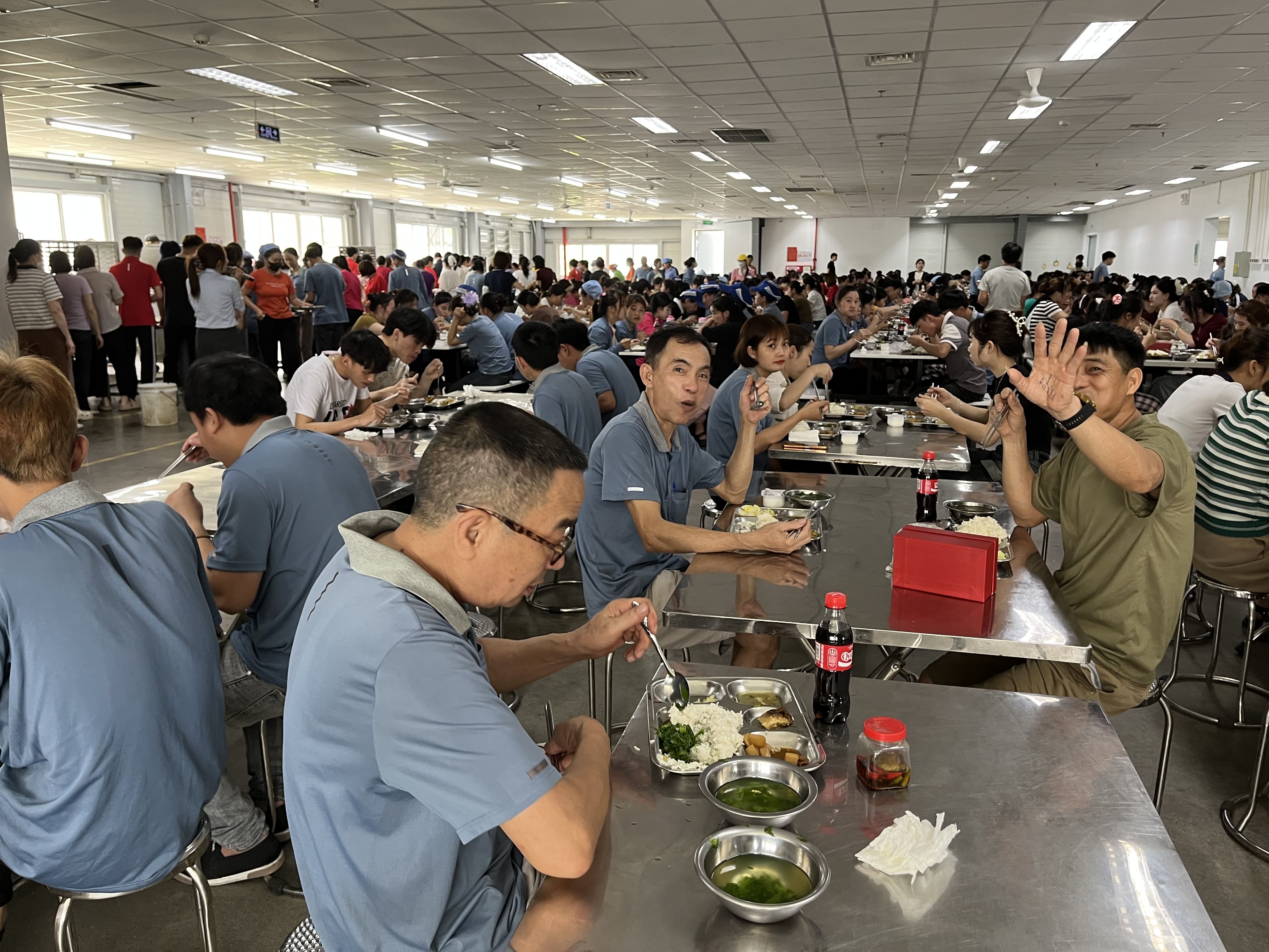 Thực đơn suất ăn công nghiệp cho người lao động làm việc ngoài trời