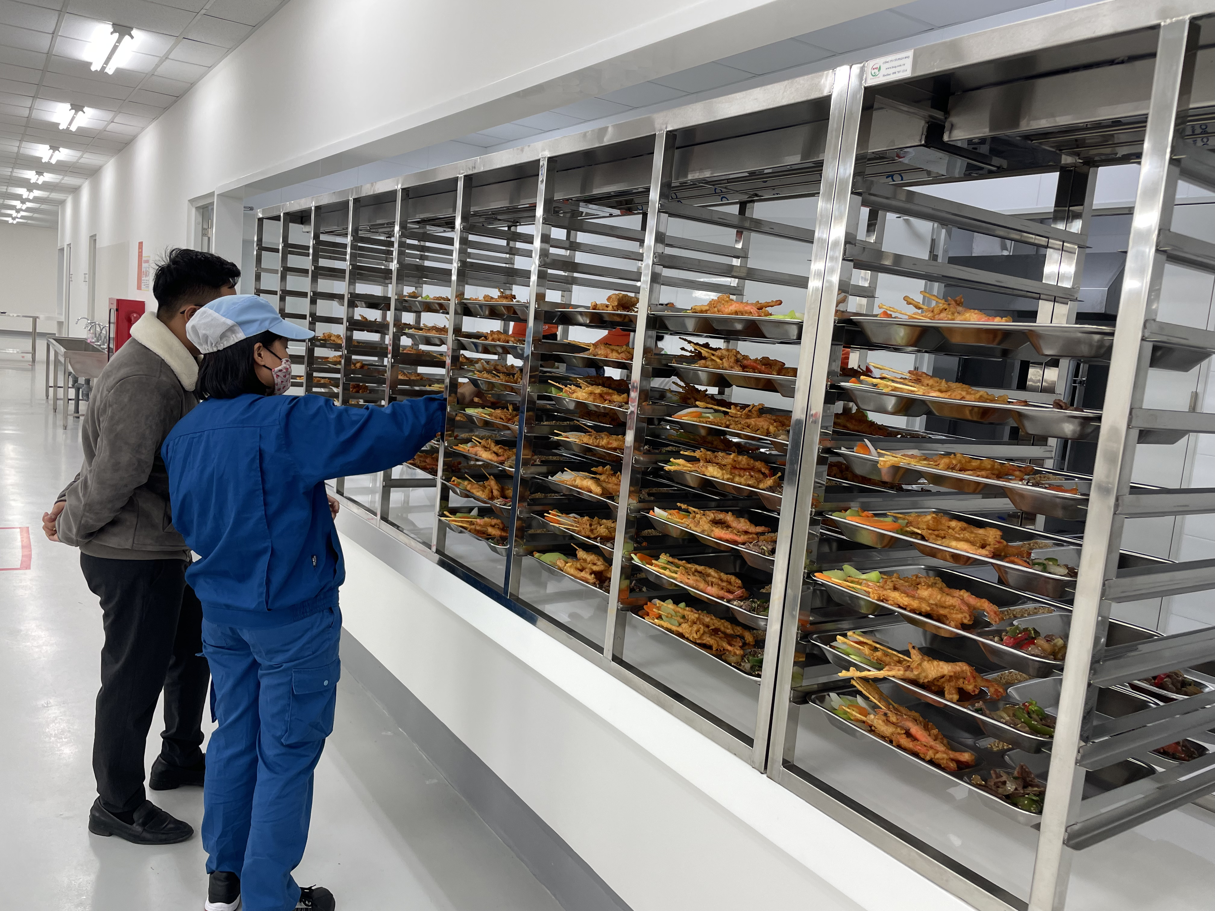 Công ty suất ăn công nghiệp, suất ăn công nghiệp, bếp ăn công nghiệp, giá suất ăn công nghiệp, suất ăn công nghiệp giá rẻ, dịch vụ bếp ăn tập thể