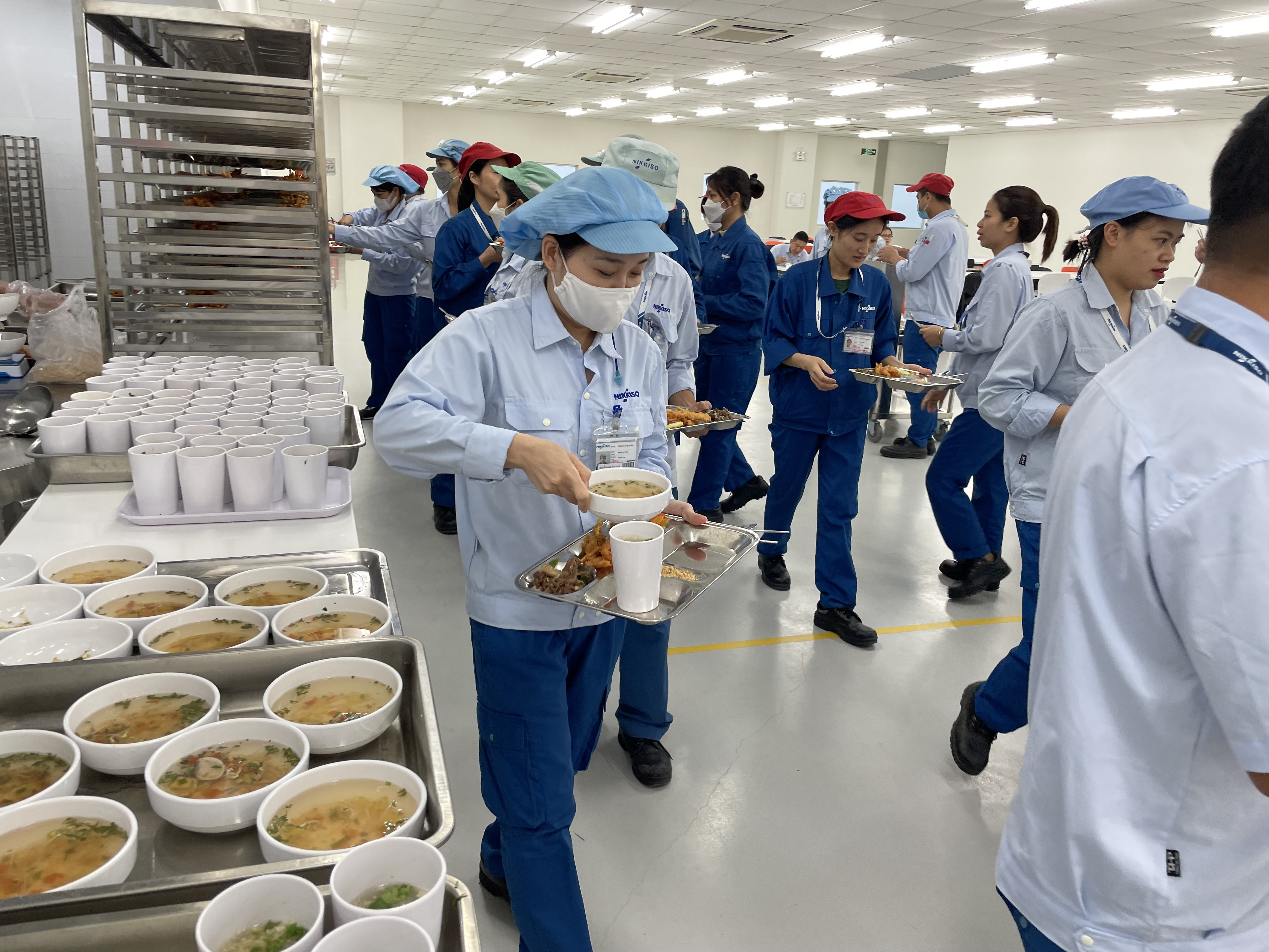 Công ty suất ăn công nghiệp, suất ăn công nghiệp, bếp ăn công nghiệp, giá suất ăn công nghiệp, suất ăn công nghiệp giá rẻ, dịch vụ bếp ăn tập thể