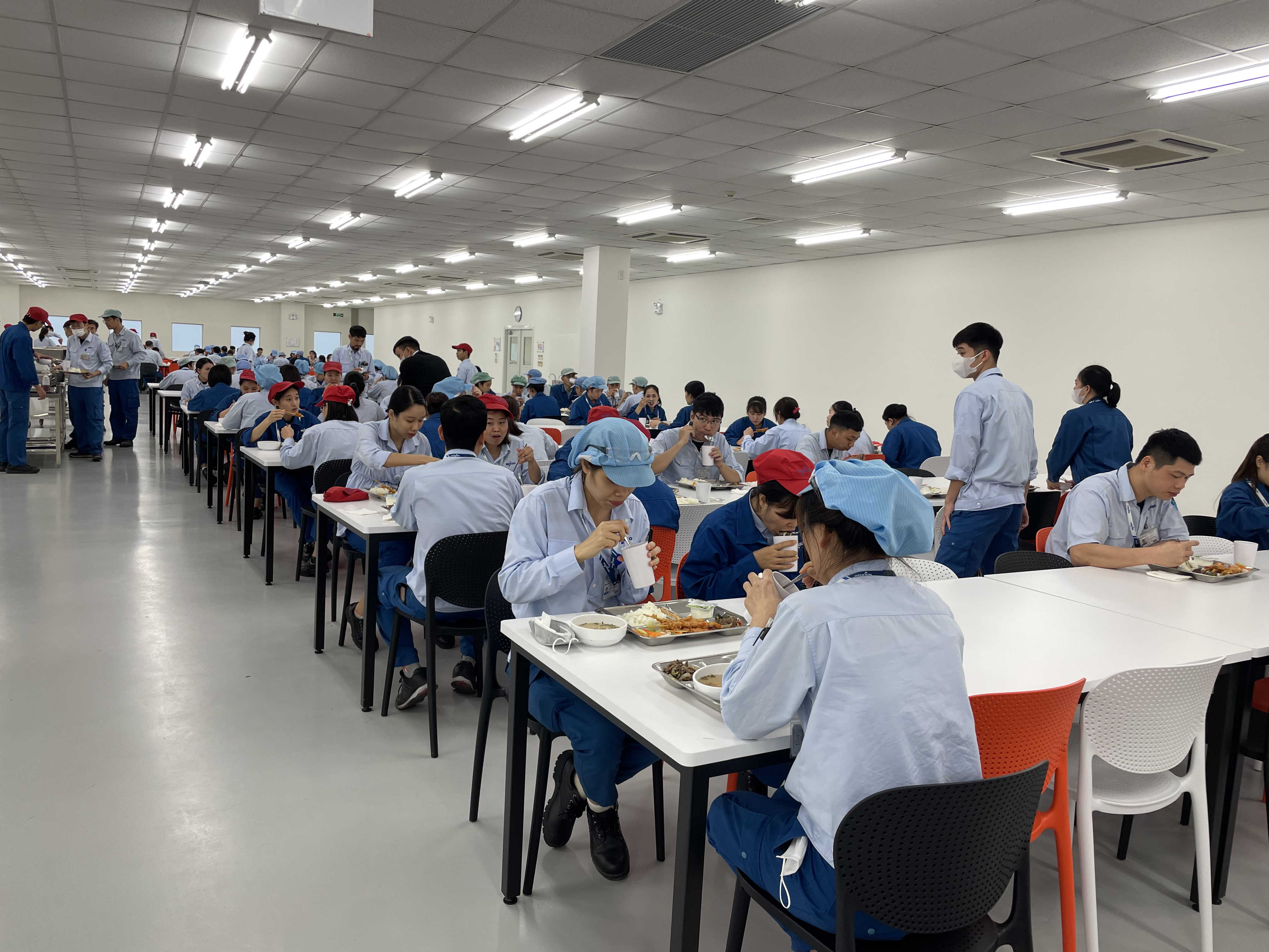 Công ty suất ăn công nghiệp, suất ăn công nghiệp, bếp ăn công nghiệp, giá suất ăn công nghiệp, suất ăn công nghiệp giá rẻ, dịch vụ bếp ăn tập thể