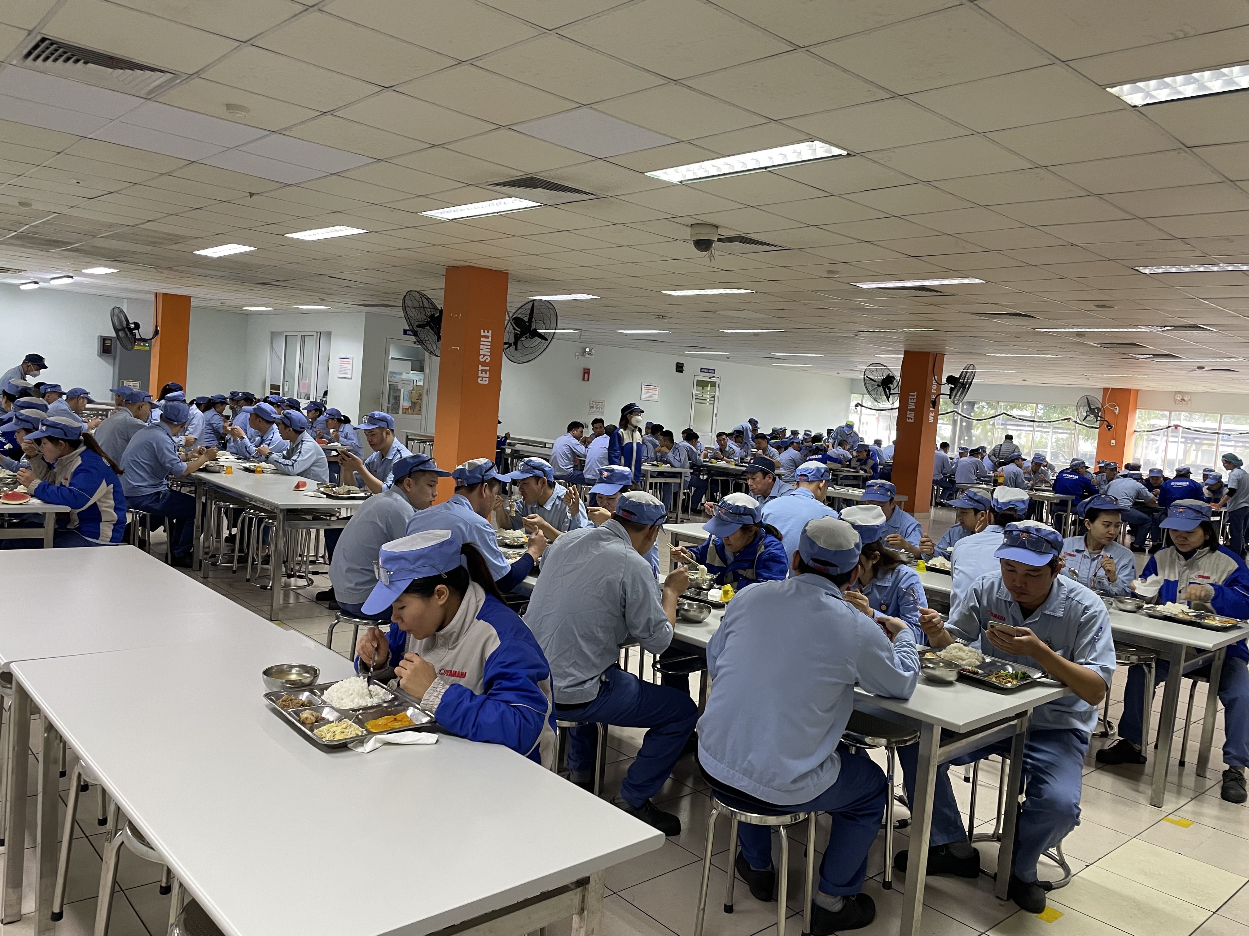 Công ty suất ăn công nghiệp, suất ăn công nghiệp, bếp ăn công nghiệp, giá suất ăn công nghiệp, suất ăn công nghiệp giá rẻ, dịch vụ bếp ăn tập thể