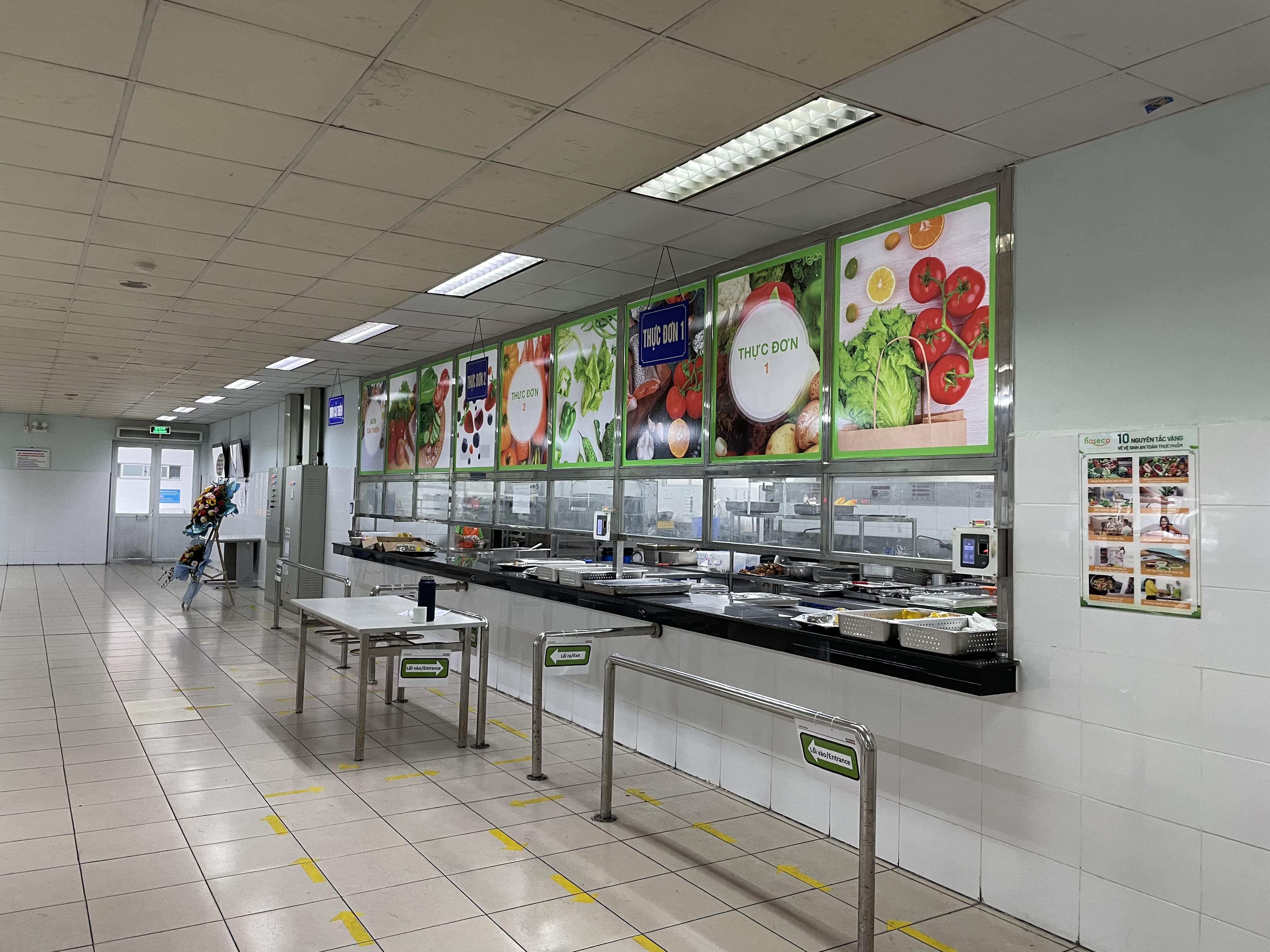 Công ty suất ăn công nghiệp, suất ăn công nghiệp, bếp ăn công nghiệp, giá suất ăn công nghiệp, suất ăn công nghiệp giá rẻ, dịch vụ bếp ăn tập thể