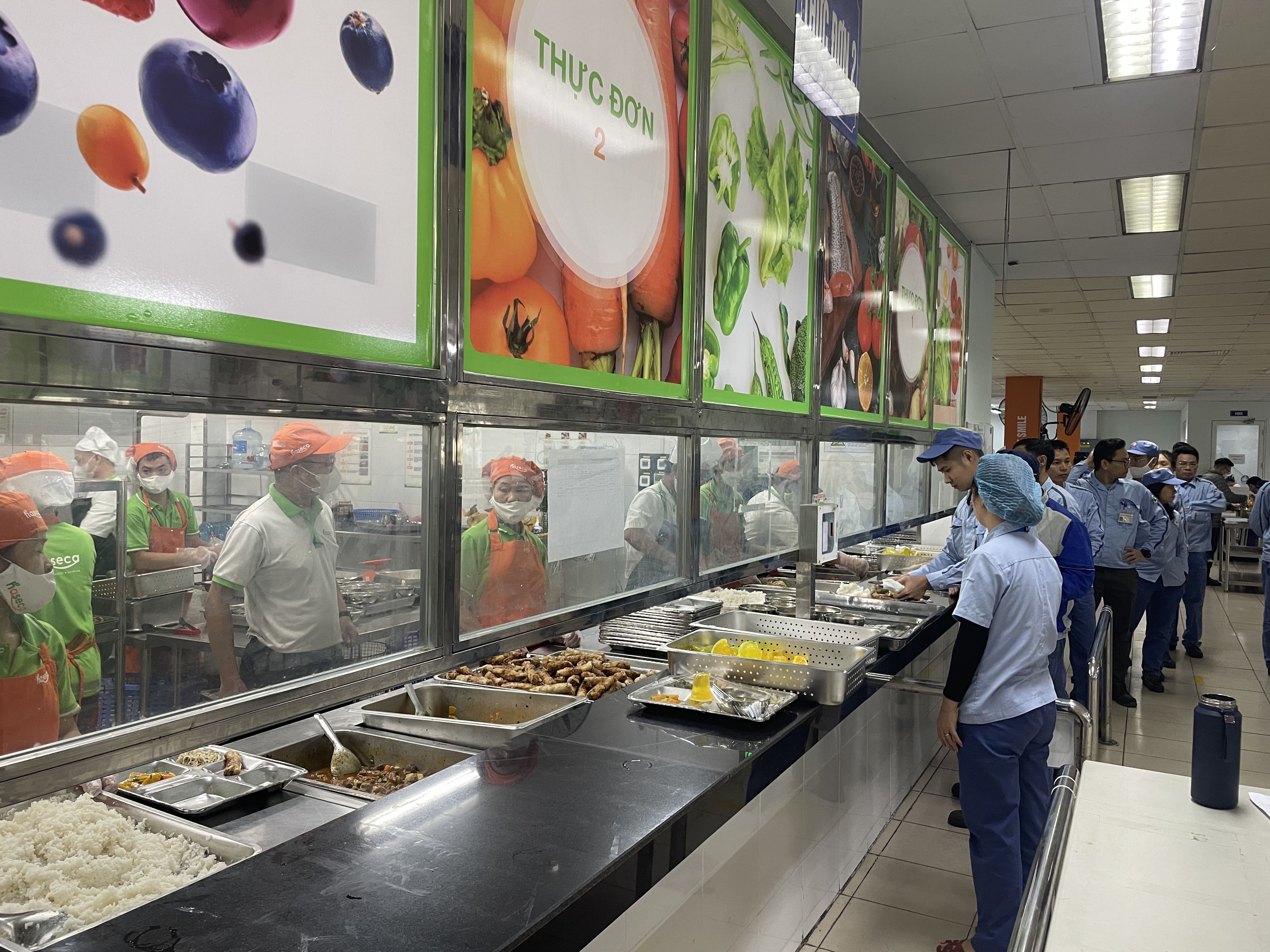 Công ty suất ăn công nghiệp, suất ăn công nghiệp, bếp ăn công nghiệp, giá suất ăn công nghiệp, suất ăn công nghiệp giá rẻ, dịch vụ bếp ăn tập thể