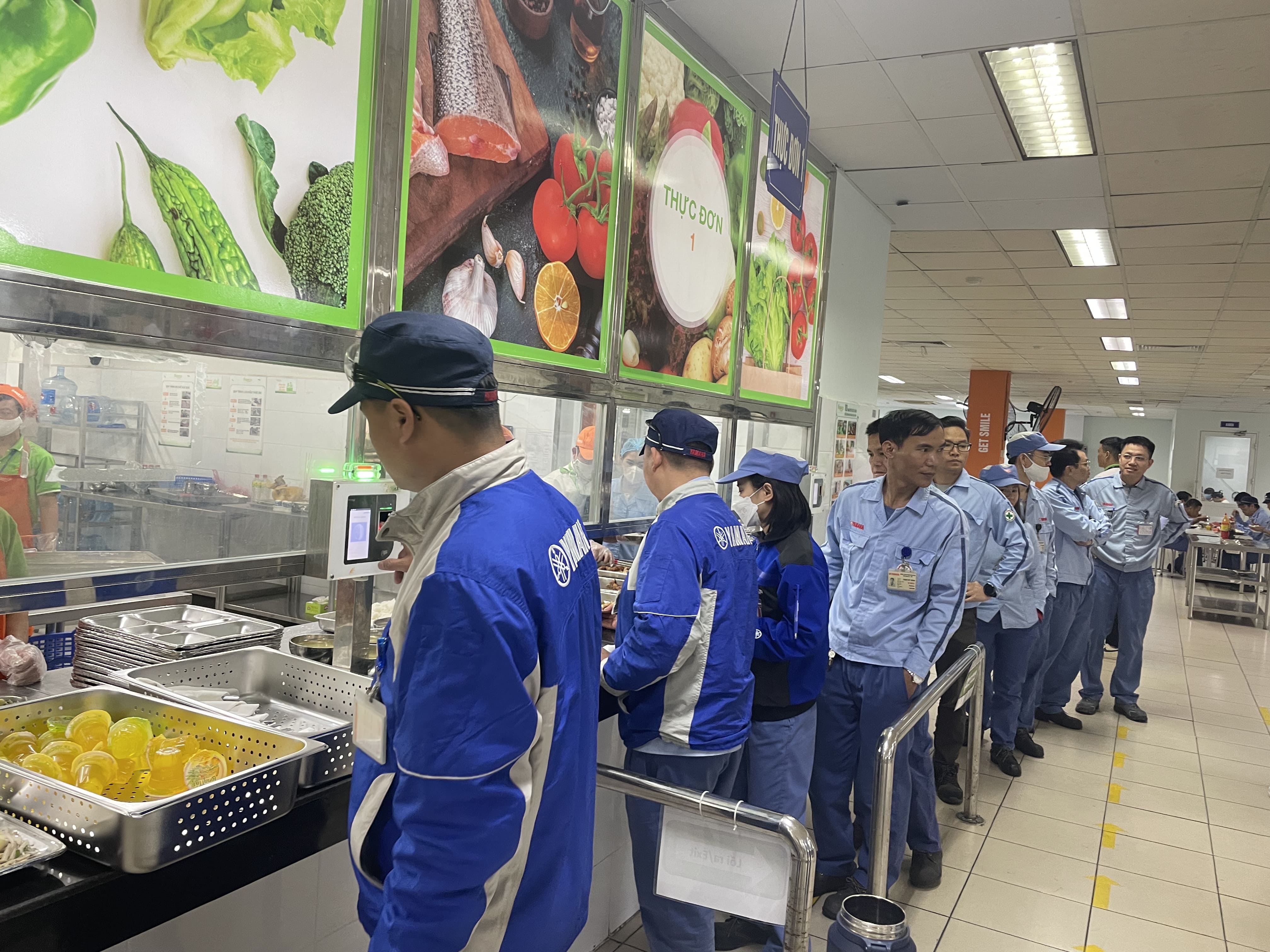 Công ty suất ăn công nghiệp, suất ăn công nghiệp, bếp ăn công nghiệp, giá suất ăn công nghiệp, suất ăn công nghiệp giá rẻ, dịch vụ bếp ăn tập thể